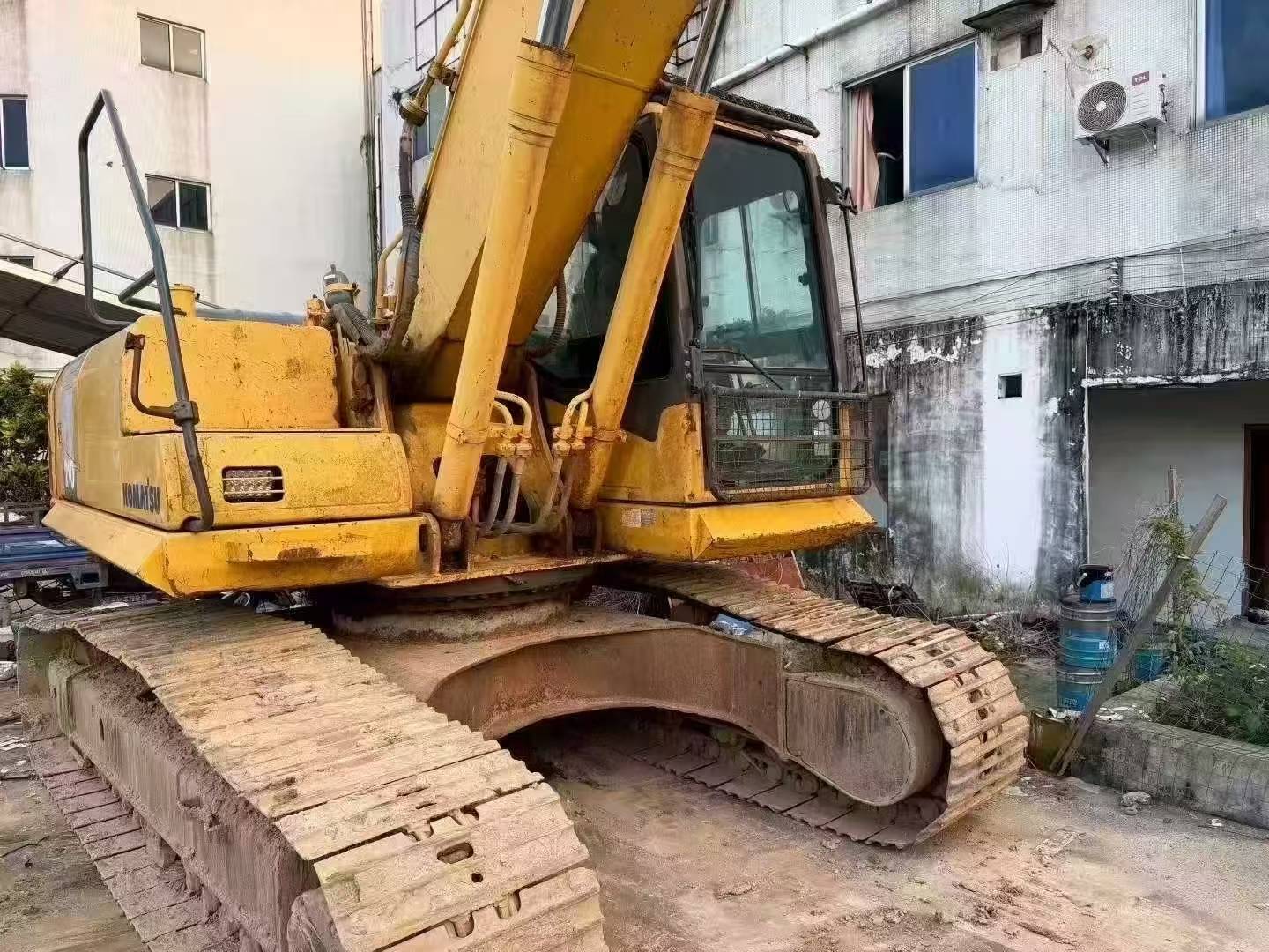شراء حفارة Komatsu PC210 مستعملة / 8