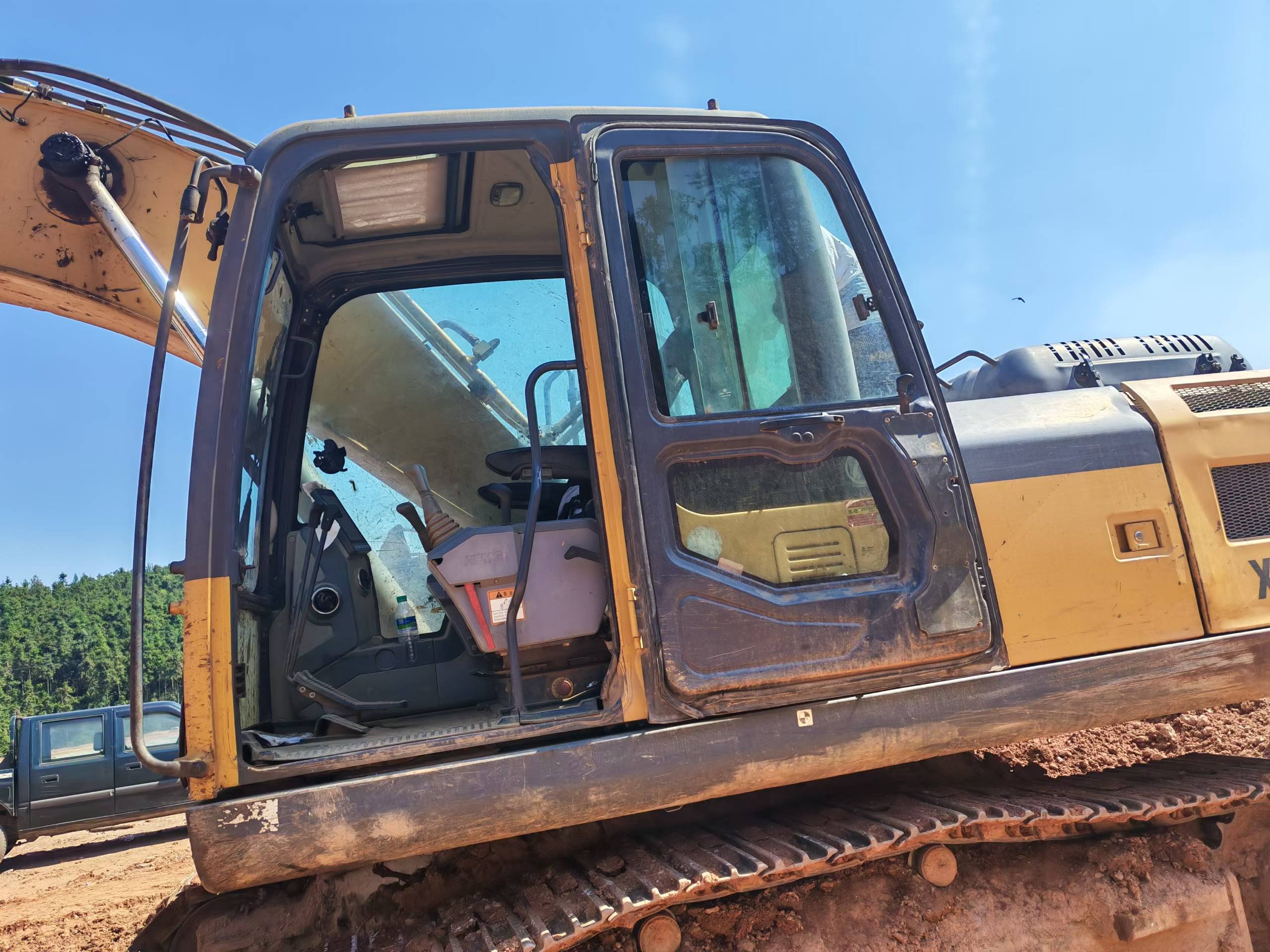 Buy XCMG XE200 Used Excavator / 7
