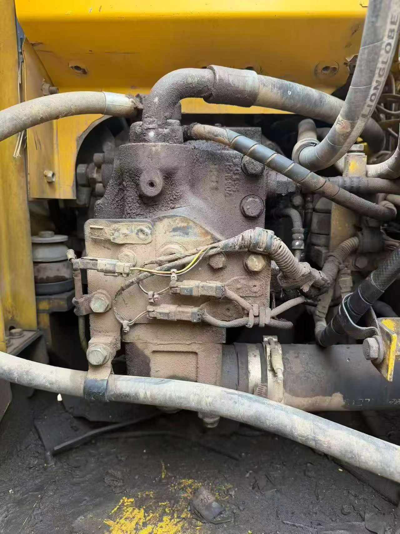 Buy Komatsu PC130 Used Excavator / 9