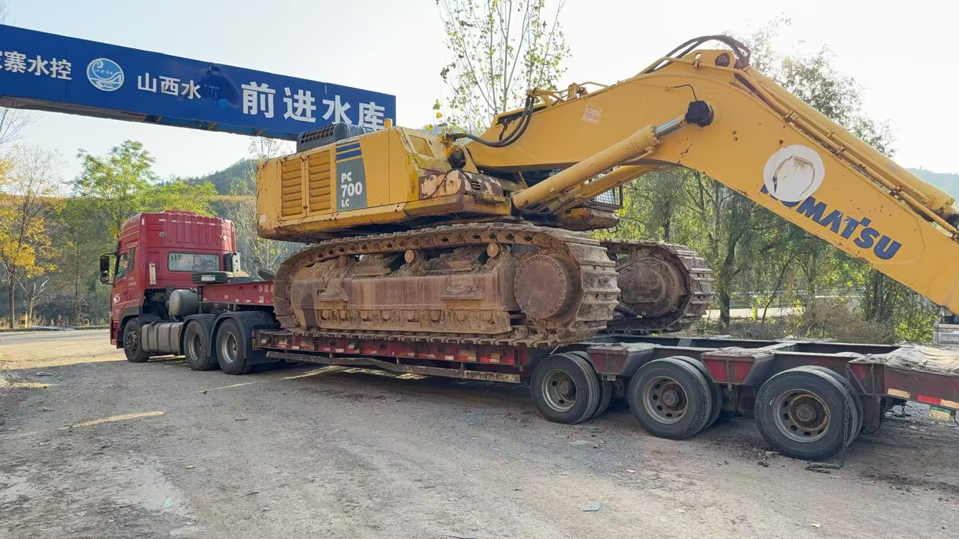 Buy Komatsu PC200-6 Used Excavator / 5