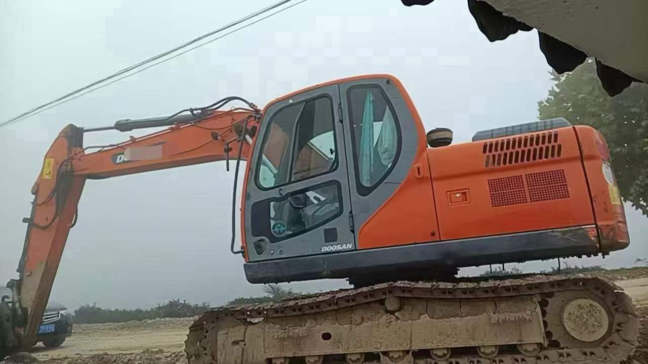 Buy Doosan DH150 Used Excavator / 4