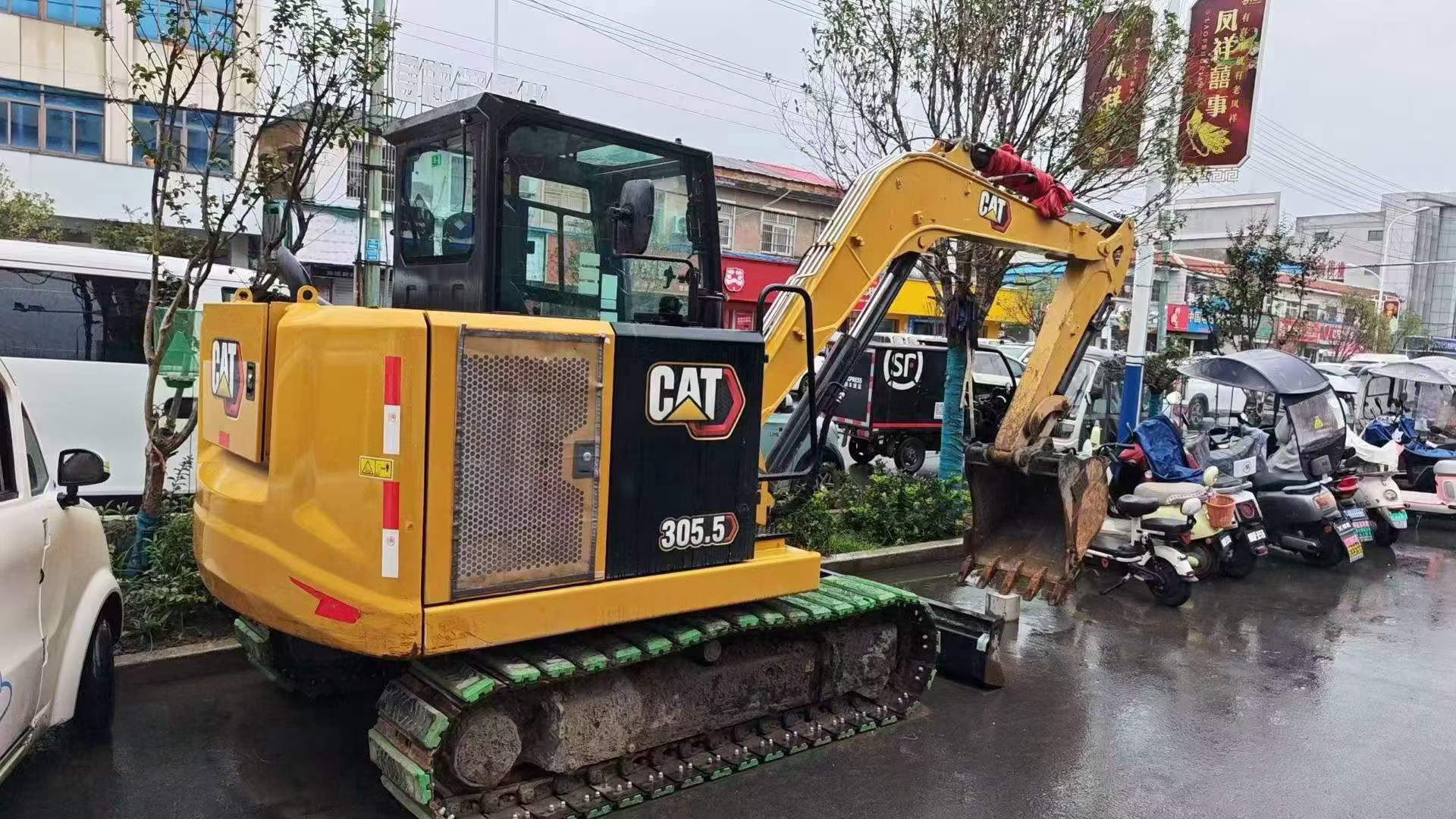 شراء Caterpillar 305.5 مستعمل حفارة