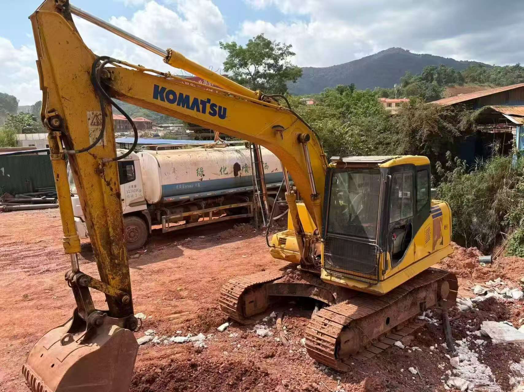 Buy Komatsu PC130-7 Used Excavator / 3