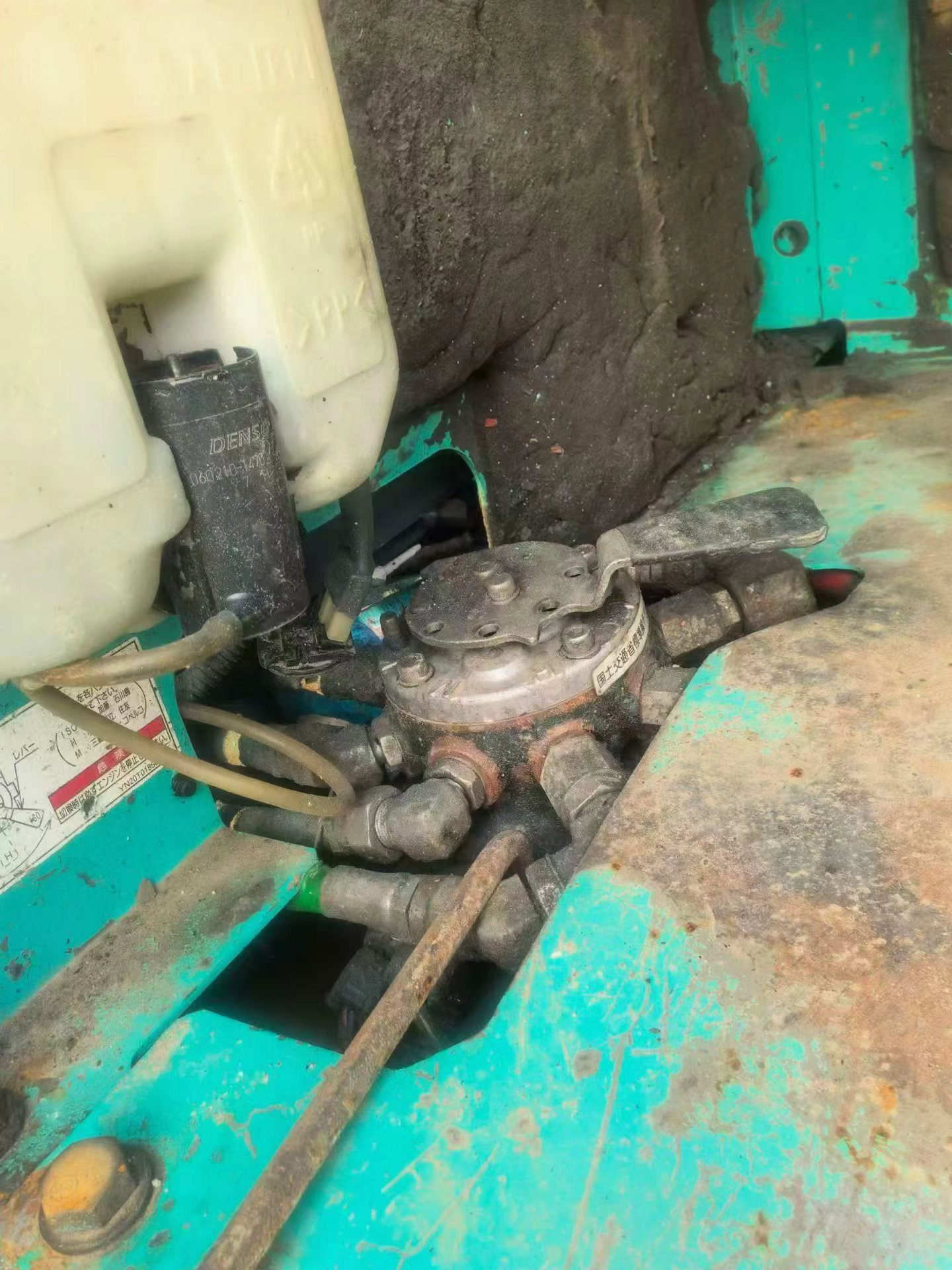 Buy Kobelco SK200-11 Used Excavator / 6