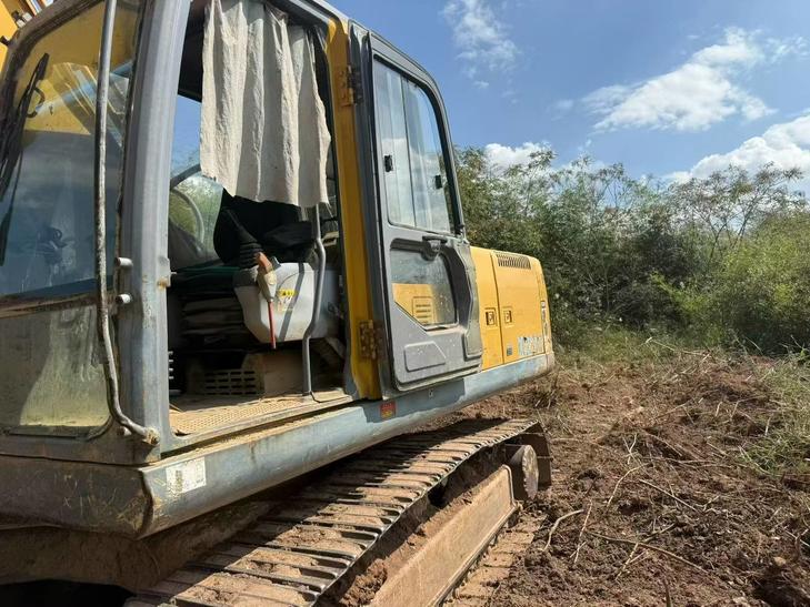Buy XCMG XE215 Used Excavator / 1