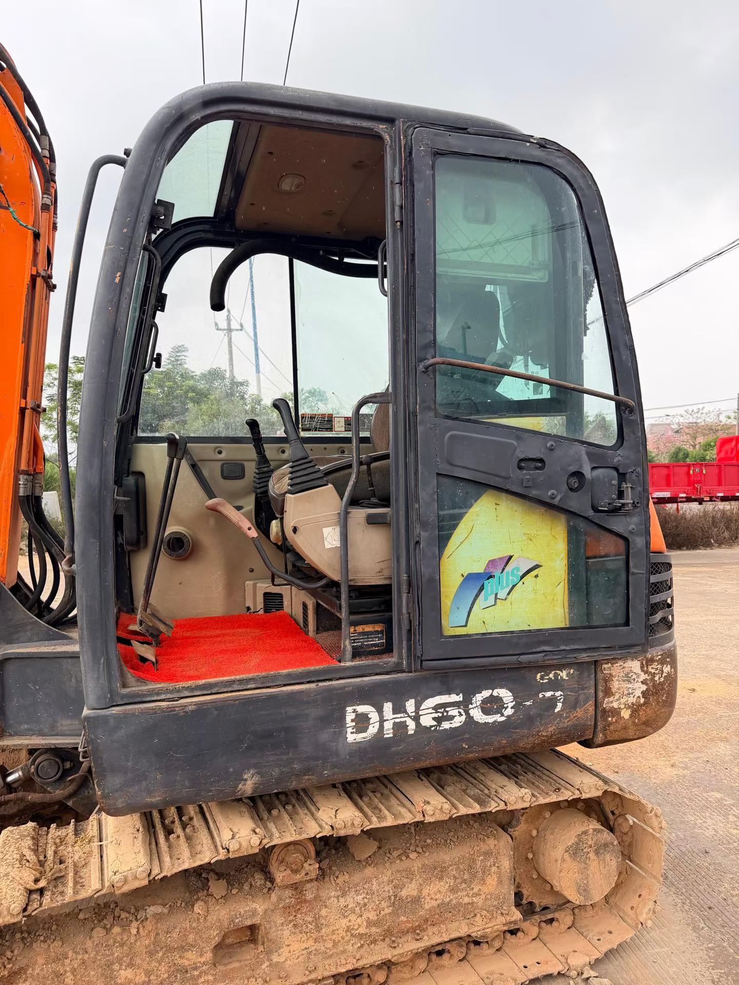 Buy Doosan DH60-7 Used Excavator / 6