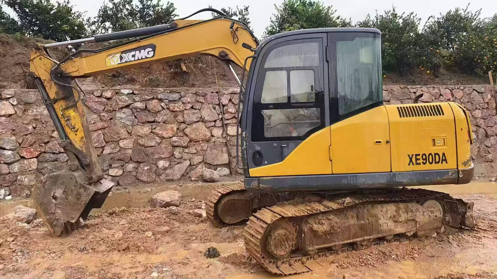 Buy XCMG XE75C Used Excavator / 6