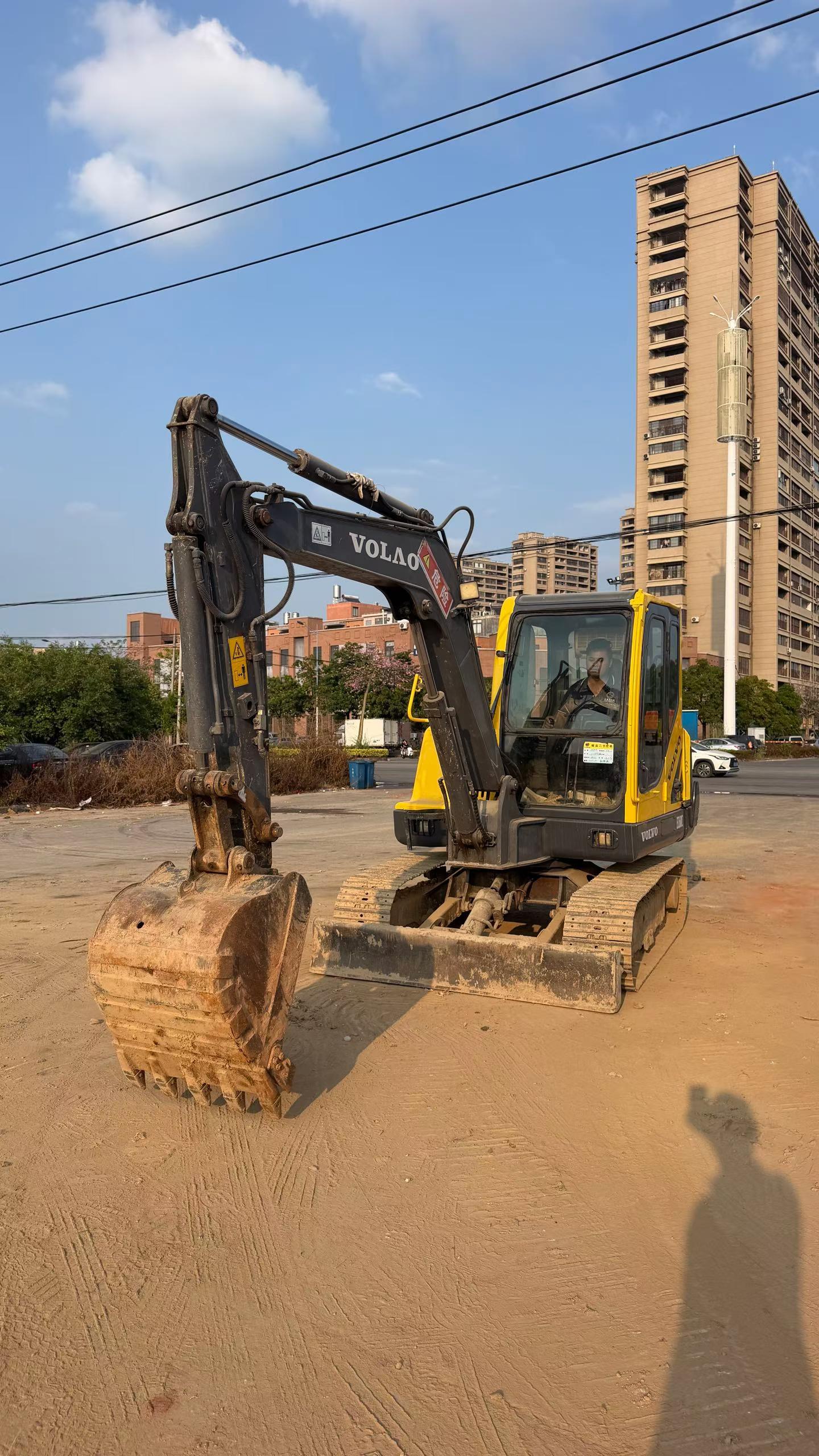 شراء حفارة Volvo EC55 مستعملة / 3