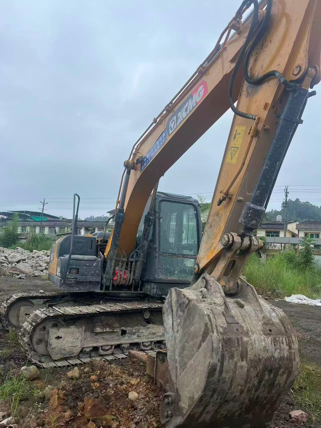 Buy XCMG XE135B Used Excavator / 7