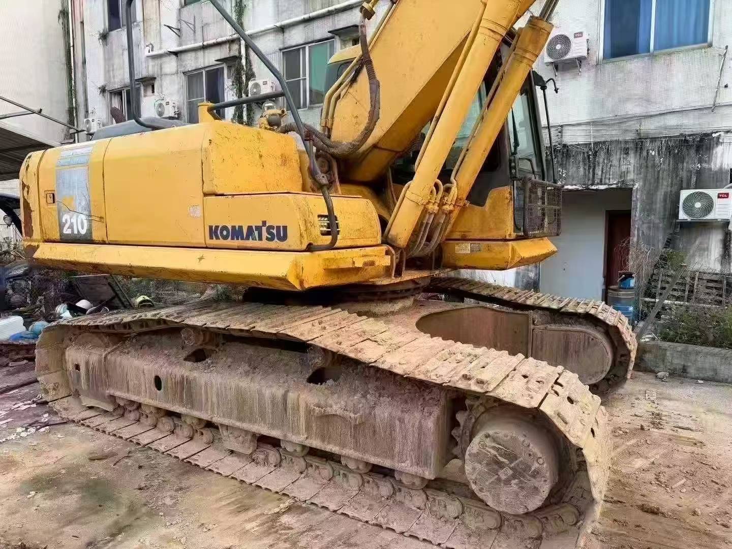 شراء حفارة Komatsu PC210 مستعملة / 7
