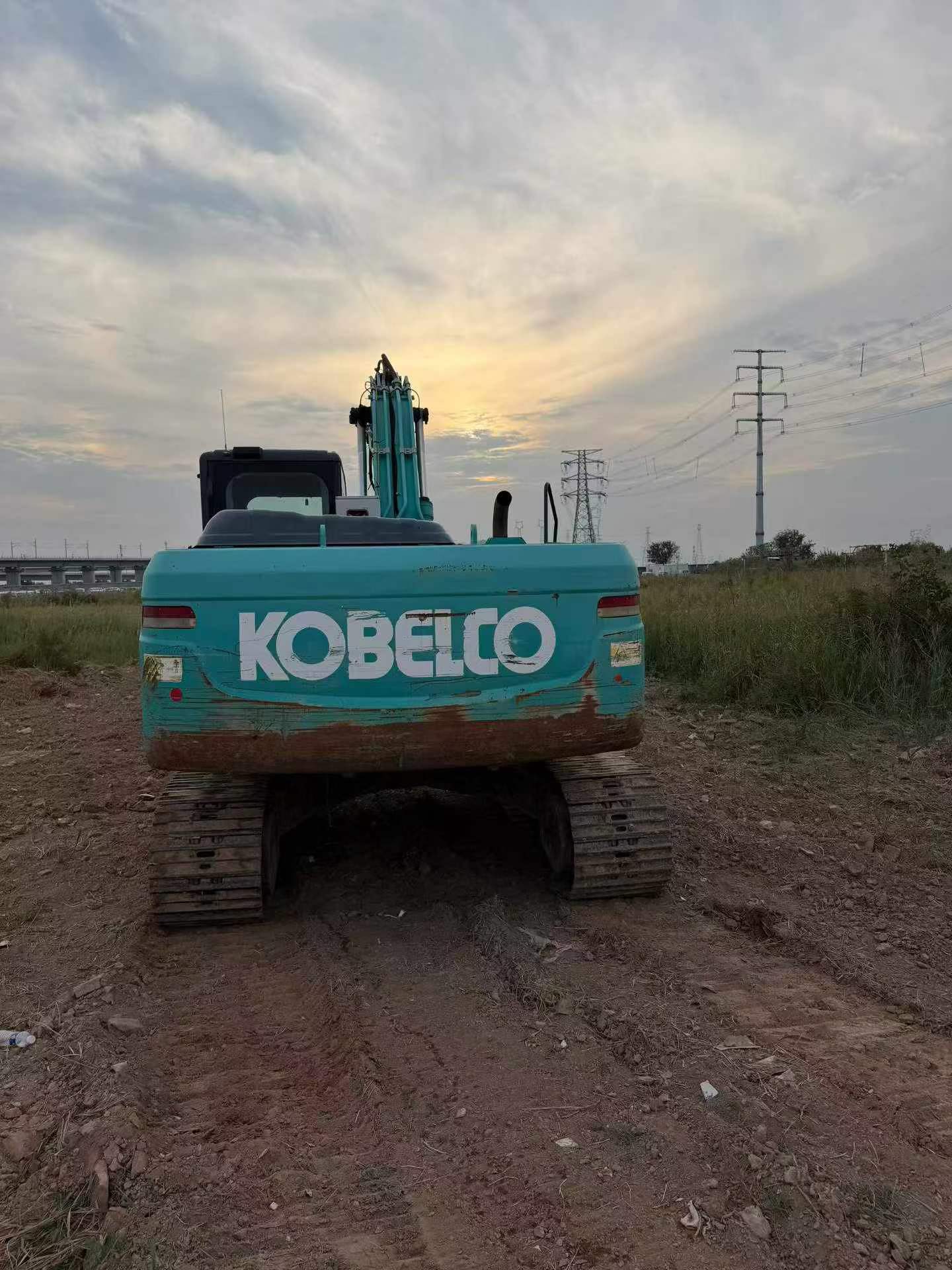 Buy Kobelco SK210 Used Excavator / 8