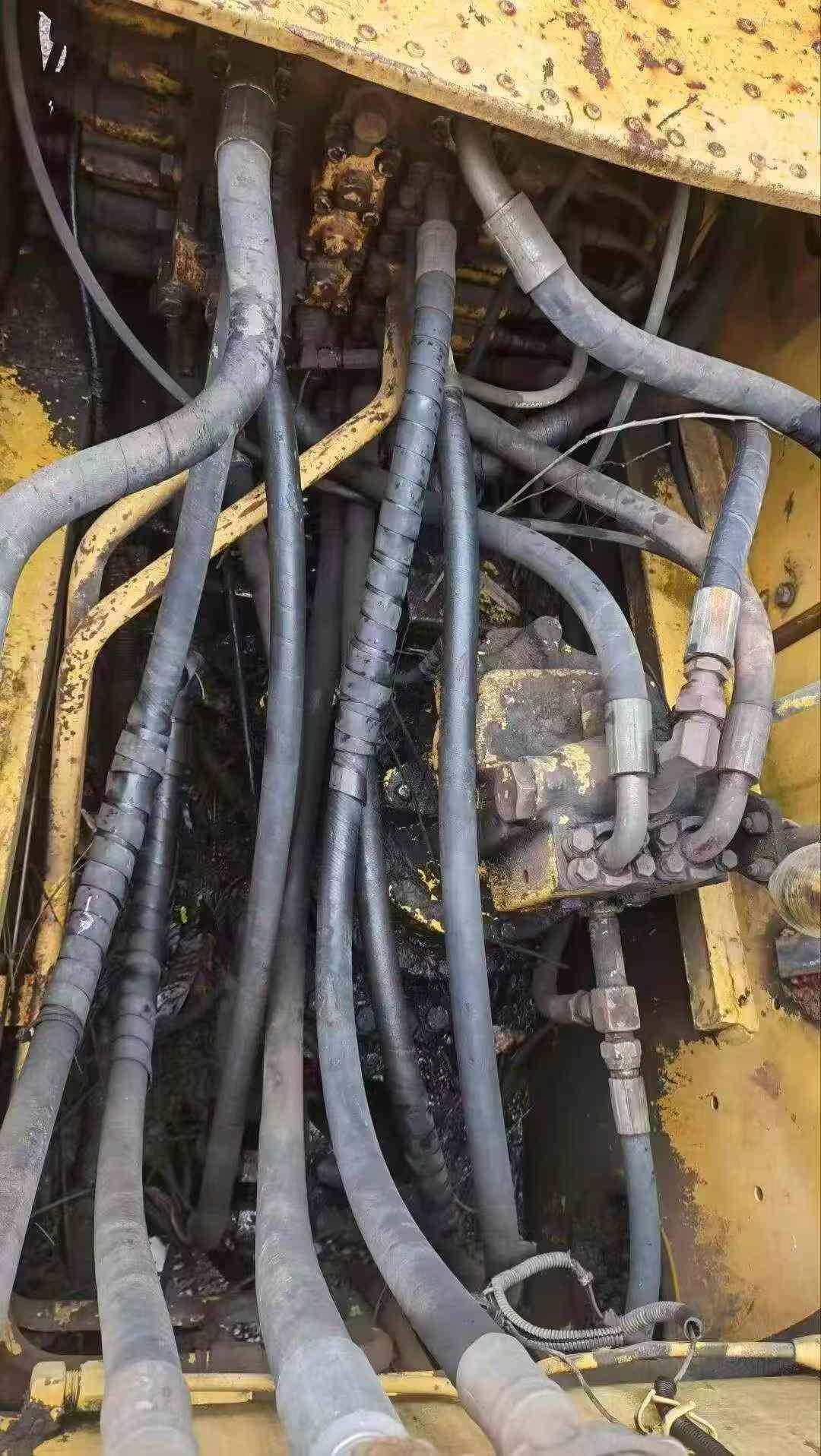 Buy Komatsu PC240-6 Used Excavator / 4