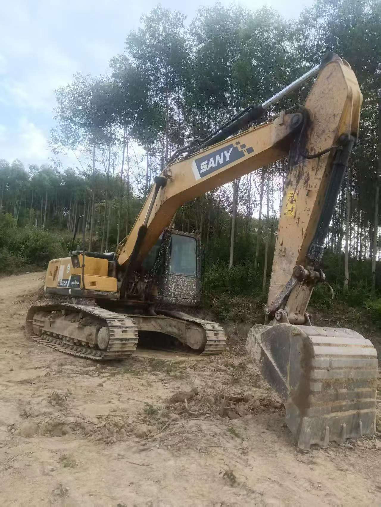 Buy Sany SY215C Used Excavator / 1