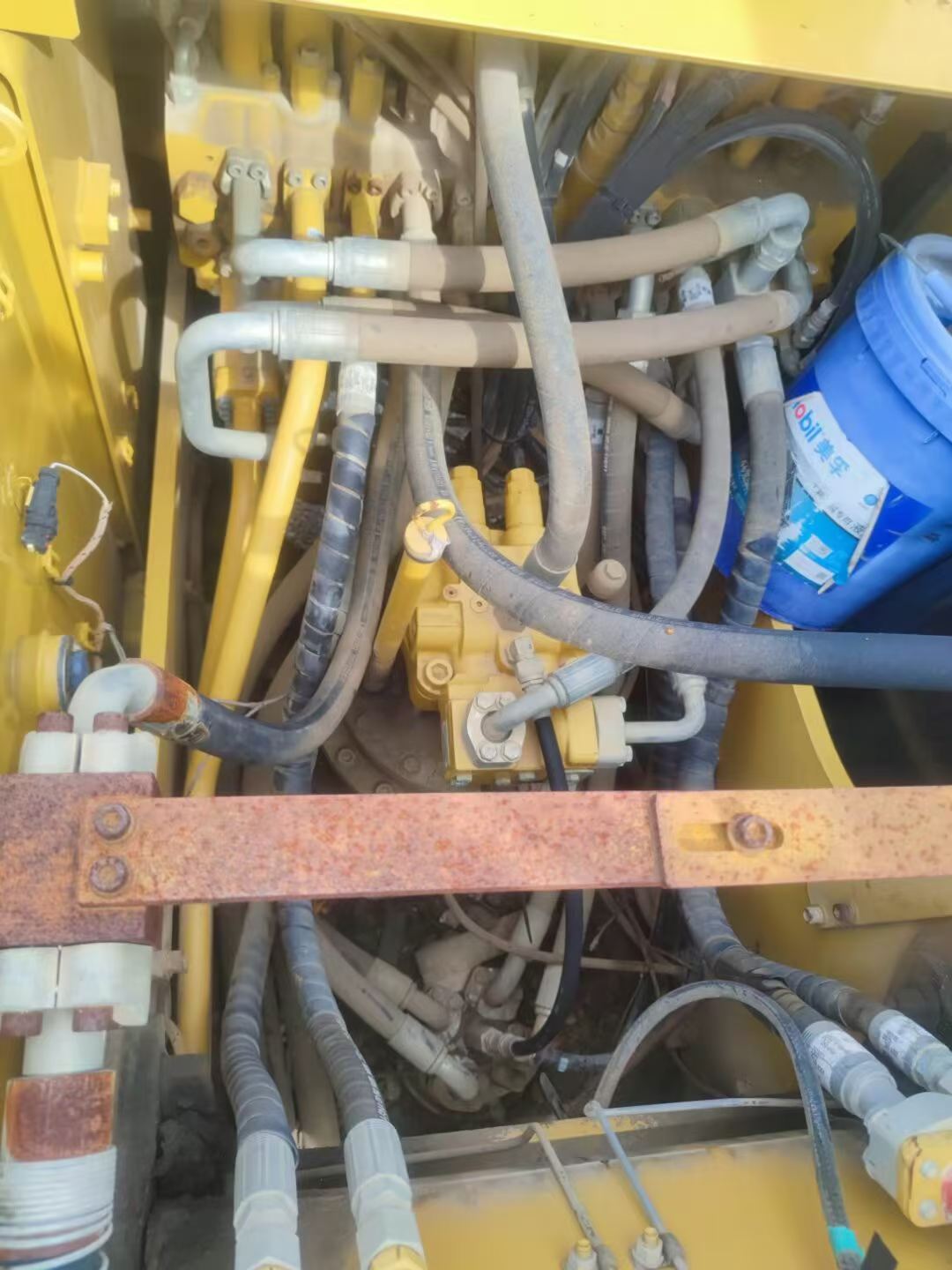 Buy Caterpillar 323 Used Excavator / 4