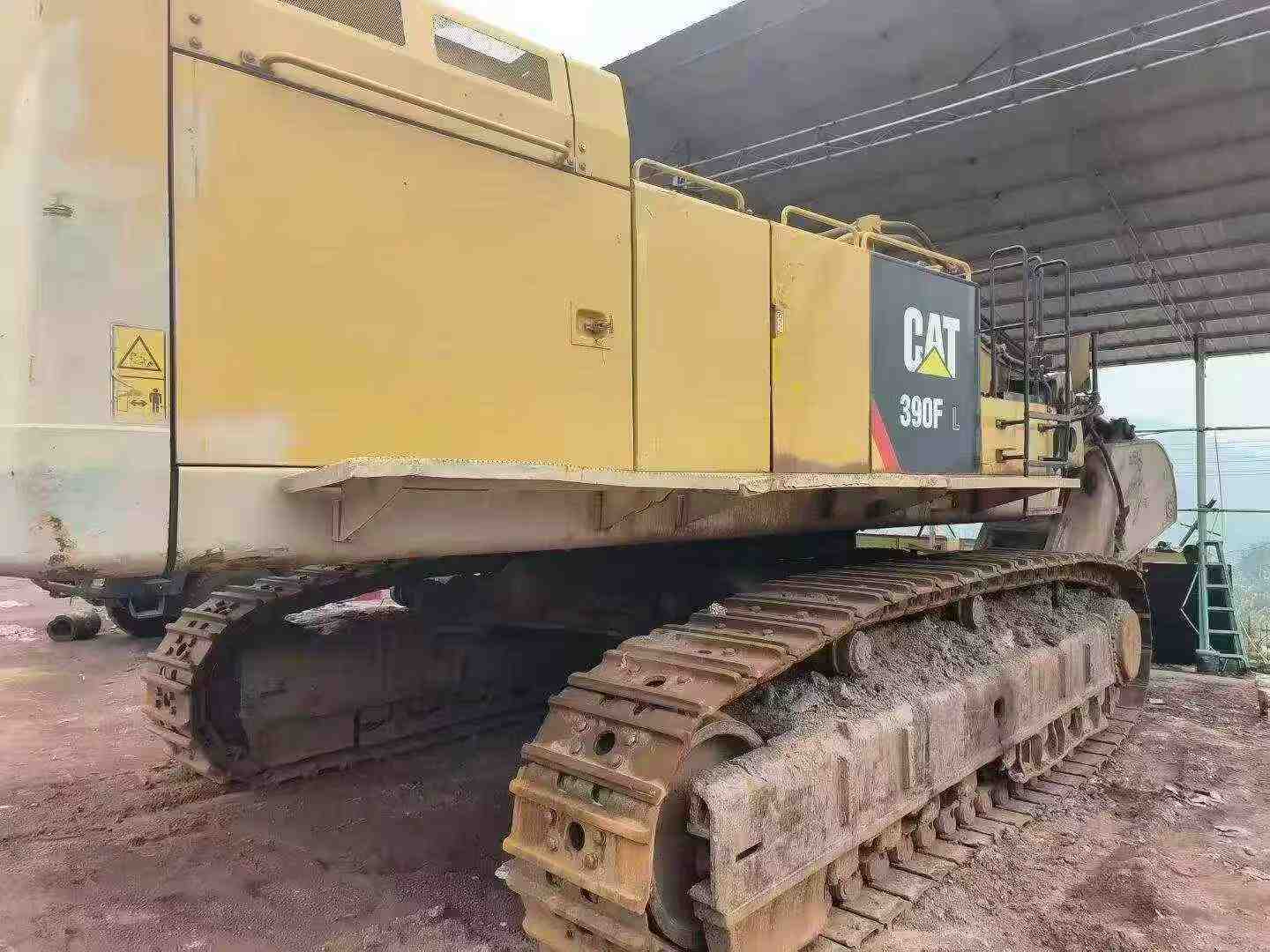 Compre Excavadora Caterpillar 390DL Usada / 3