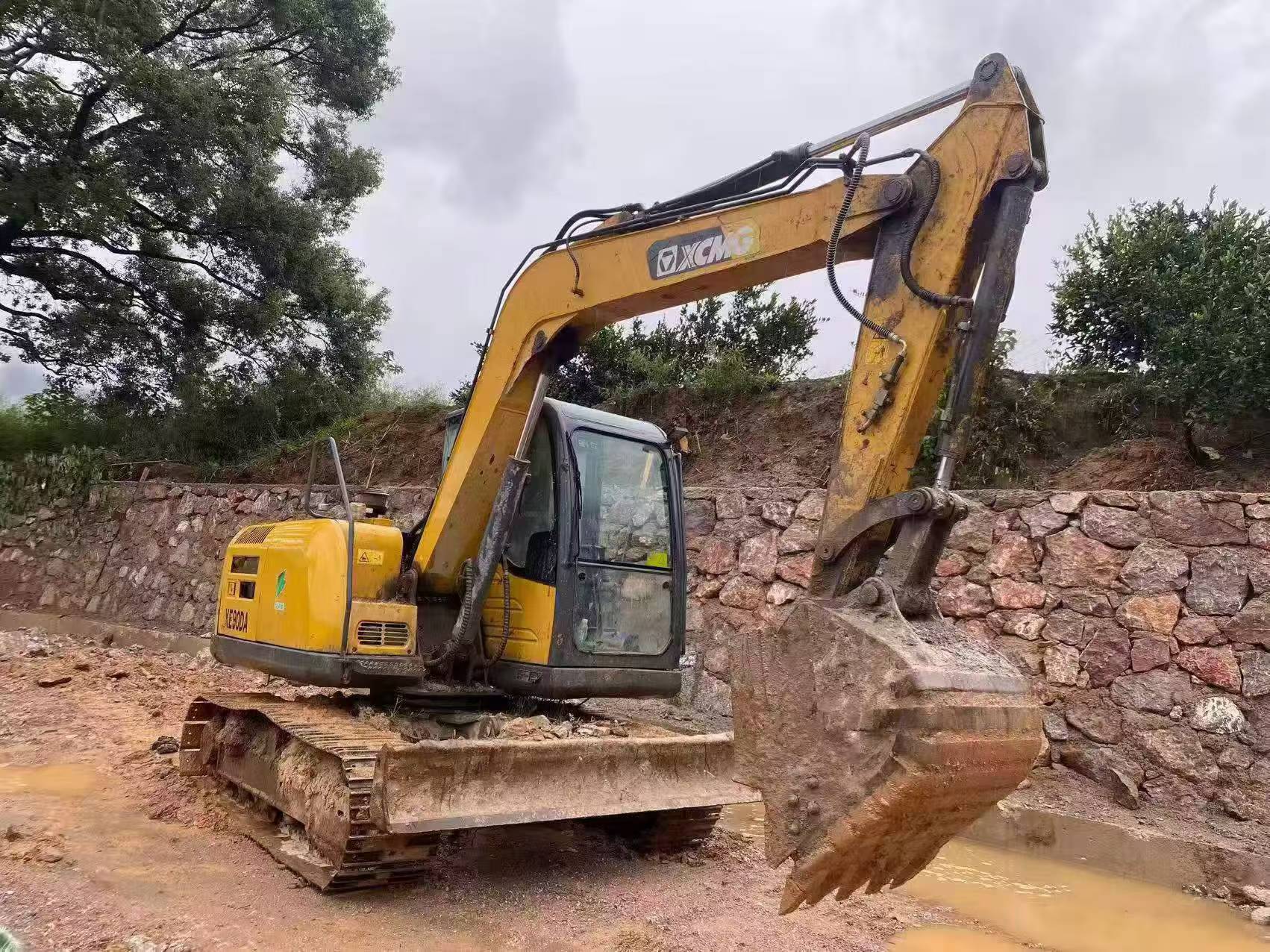 Buy XCMG XE75C Used Excavator / 3