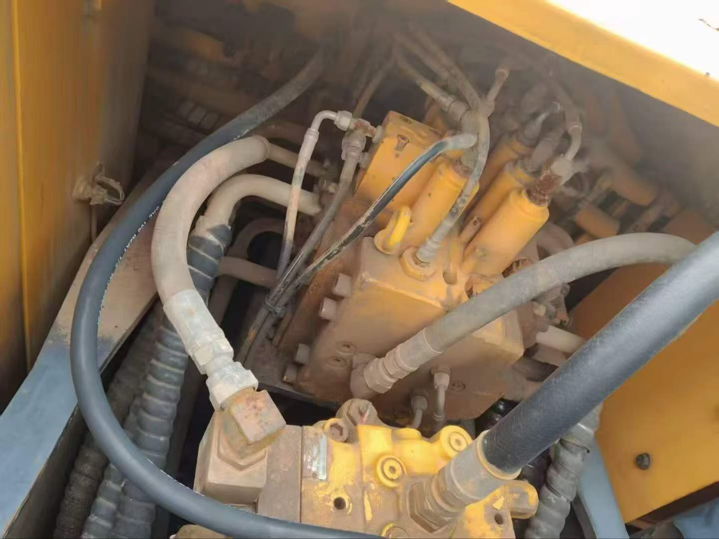 Buy Hyundai R225-7 Used Excavator / 4