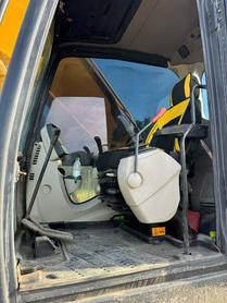 Buy Kobelco SK200-10 Used Excavator / 2 Buy Kobelco SK200-10 Used Excavator / 2