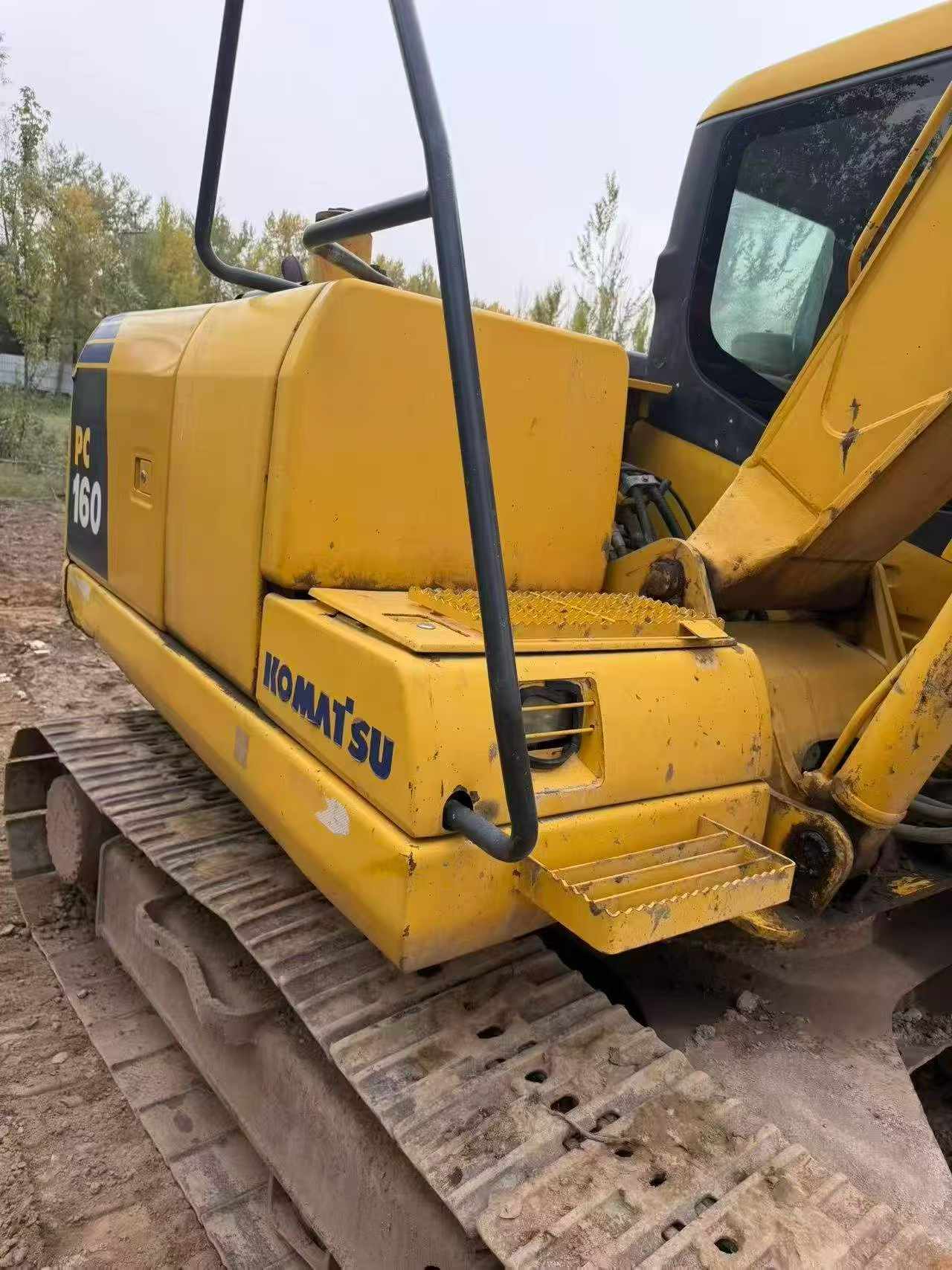 Buy Komatsu PC130 Used Excavator / 6