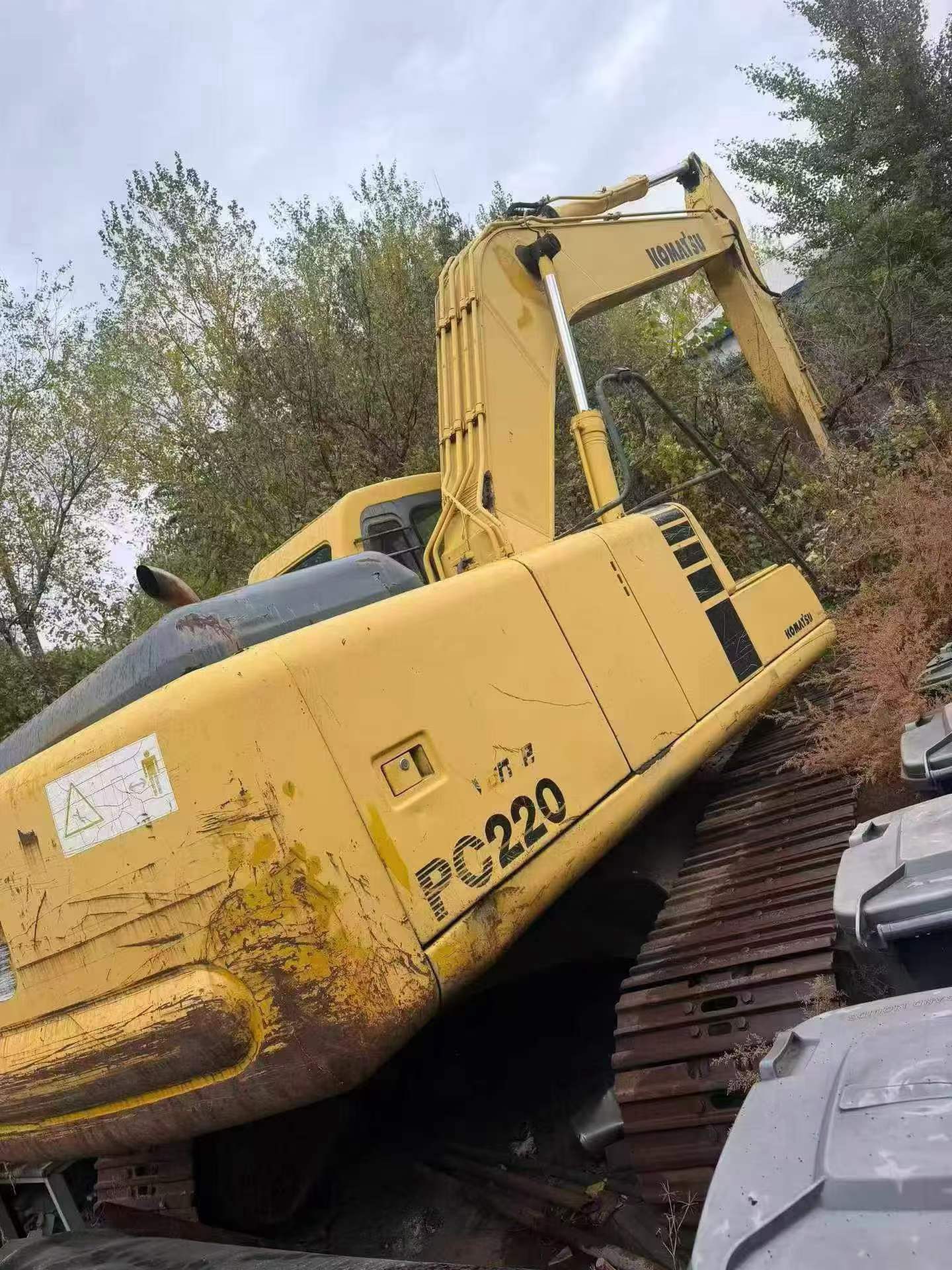 شراء Komatsu PC220-6 مستعمل حفارة