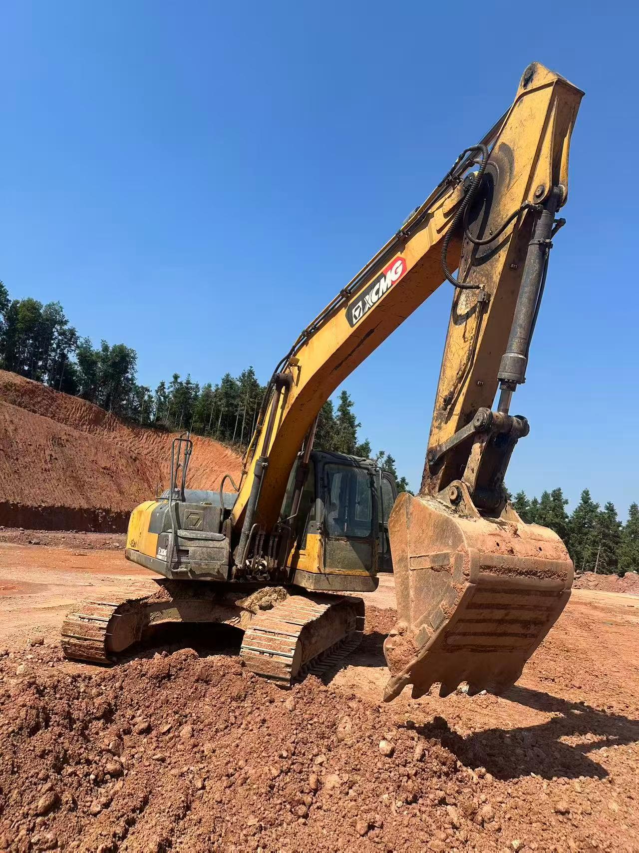 Buy XCMG XE200 Used Excavator / 8