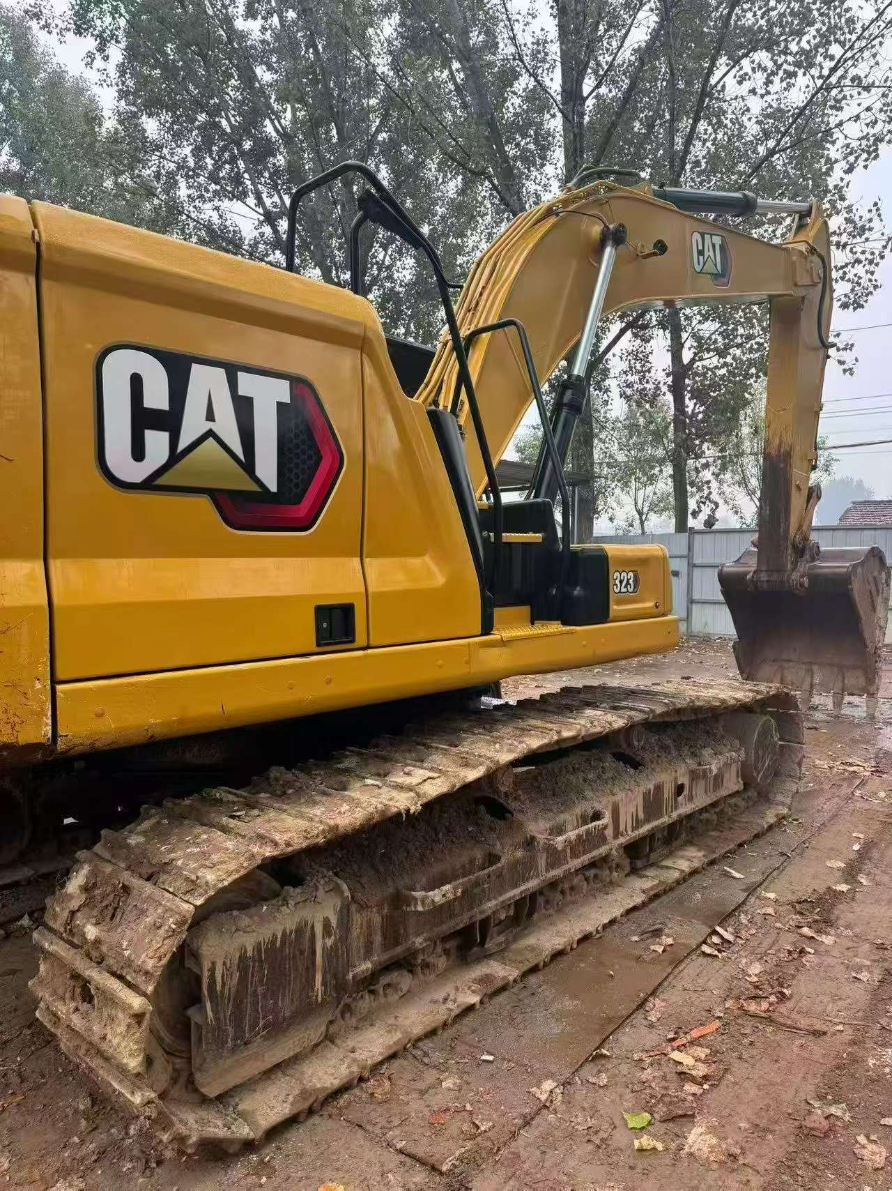 Buy Caterpillar 323 Used Excavator / 2