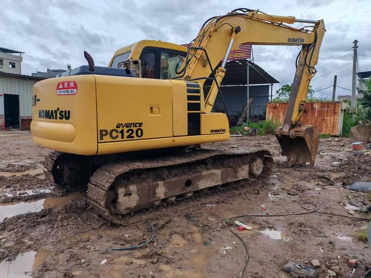 Buy Komatsu PC120-6 Used Excavator / 1