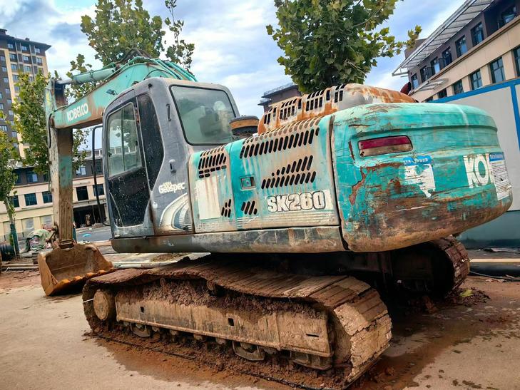Buy Kobelco SK260 Used Excavator / 1