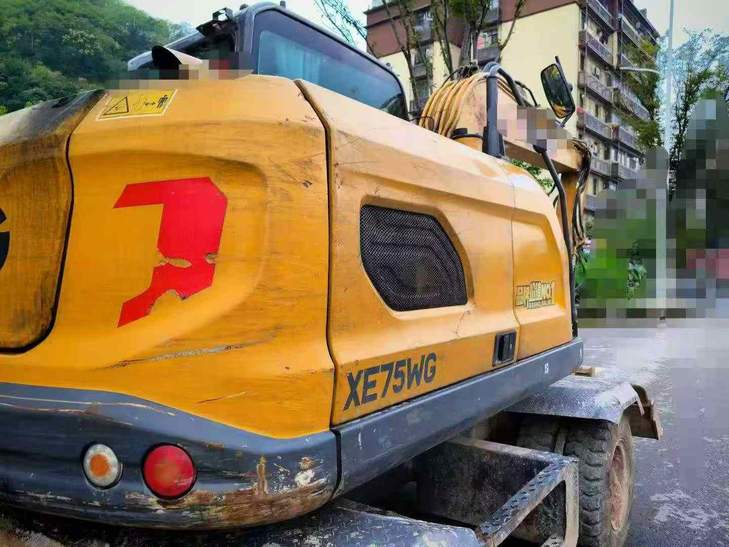 Buy XCMG XE75C Used Excavator / 1