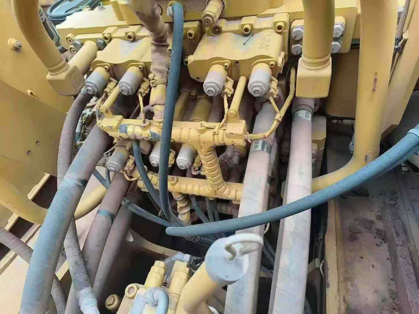 Buy Caterpillar 390DL Used Excavator / 2