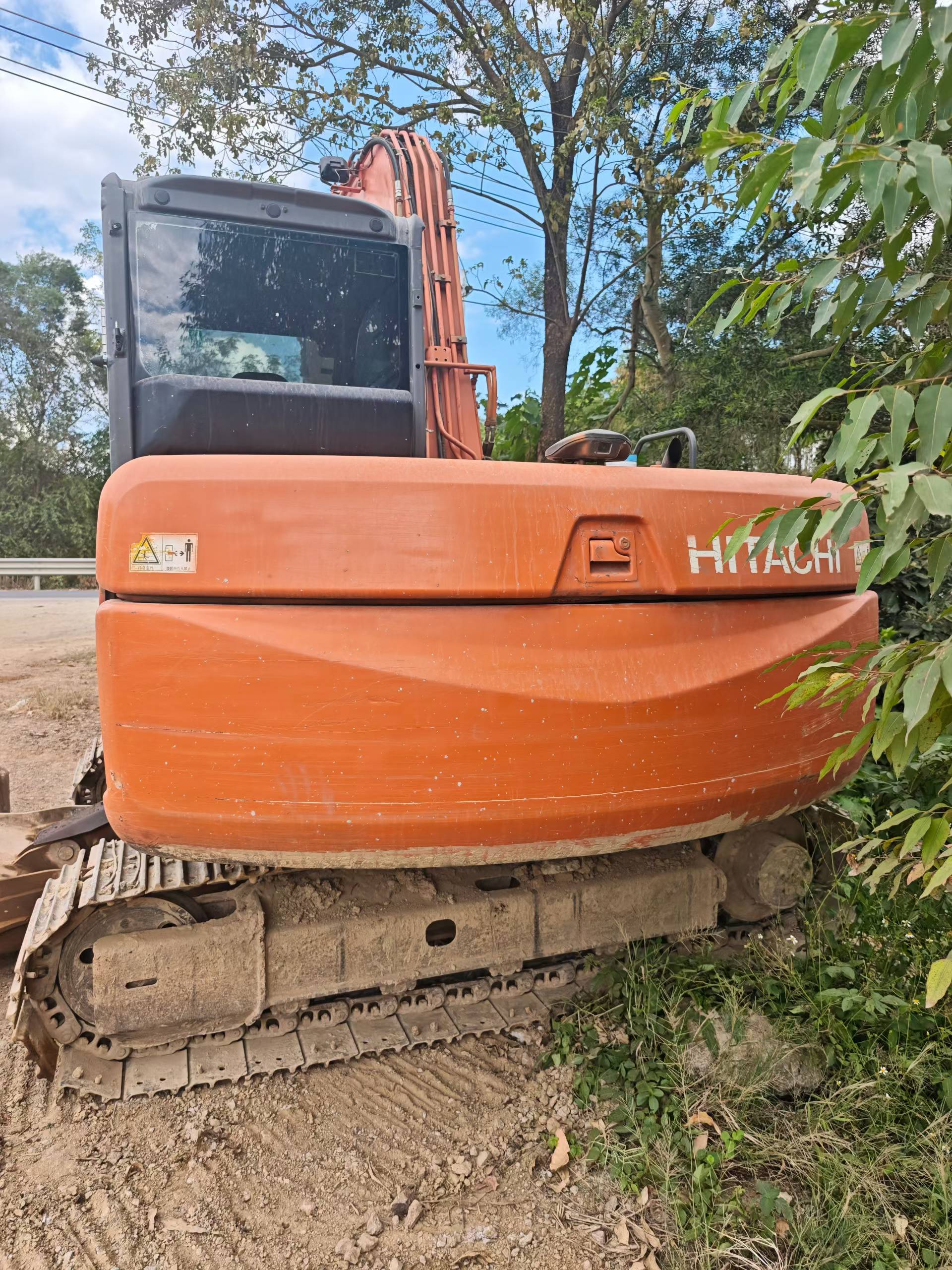Compre Escavadeira Hitachi EX70 Usada / 2