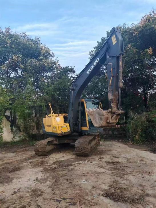 Buy Volvo EC140 Used Excavator / 1