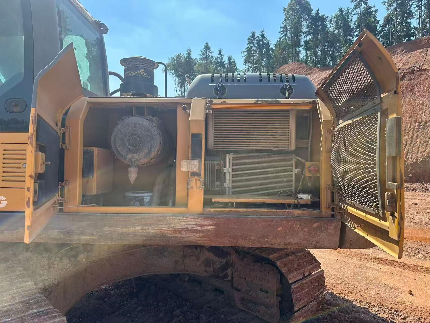 Buy XCMG XE200 Used Excavator / 4