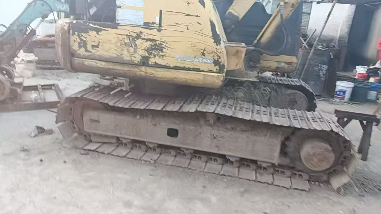 Buy Komatsu PC60-7 Used Excavator / 3