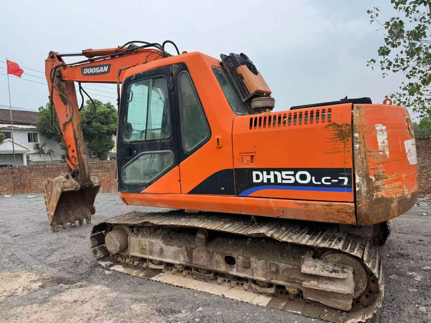 Compre Excavadora Doosan DH150 Usada / 3