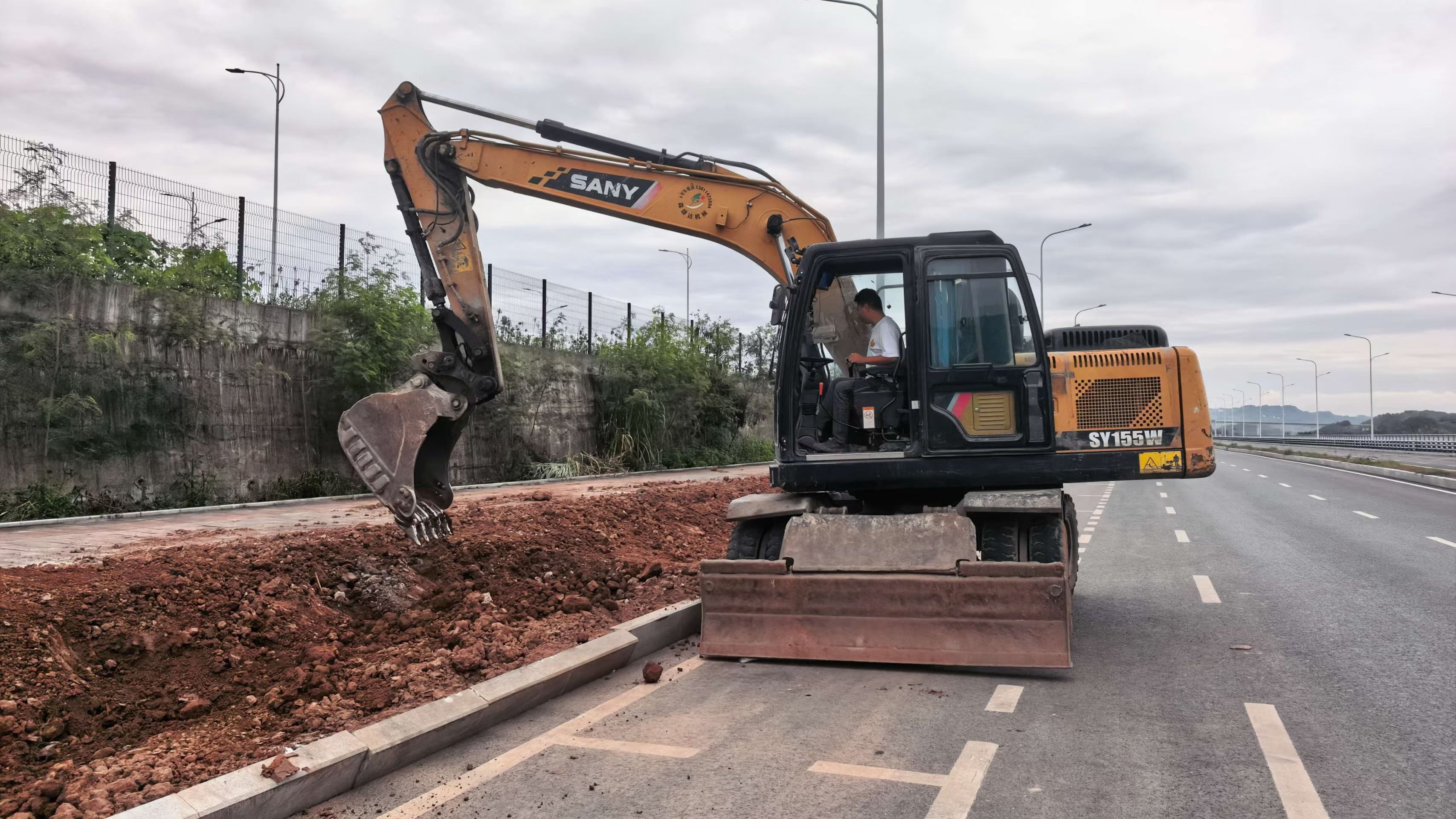 Buy Sany SY155C Used Excavator / 2 Buy Sany SY155C Used Excavator / 2