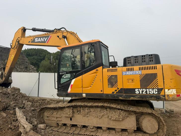 Buy Sany SY200C Used Excavator / 1