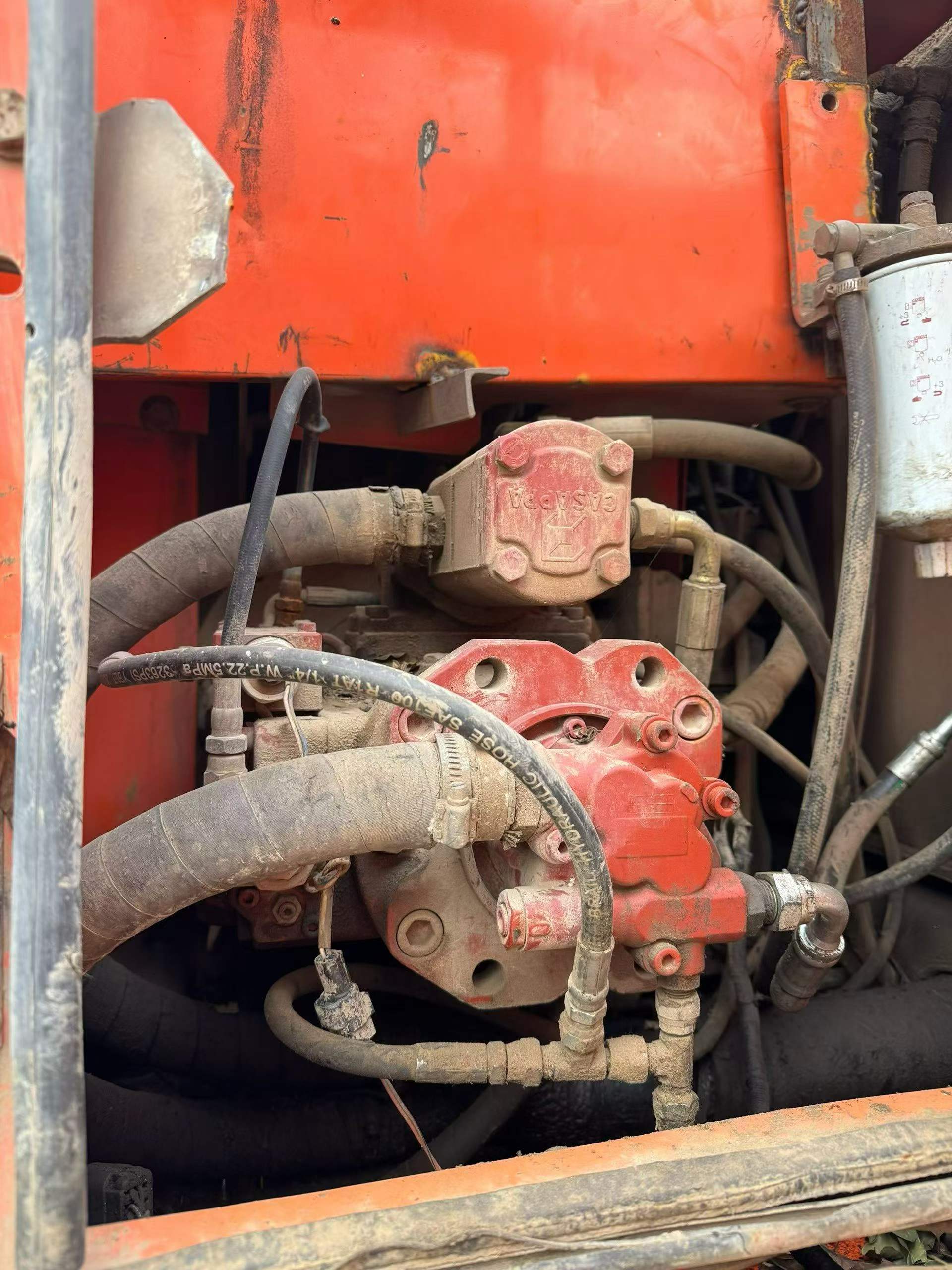 Compre Excavadora Doosan DH150 Usada / 4