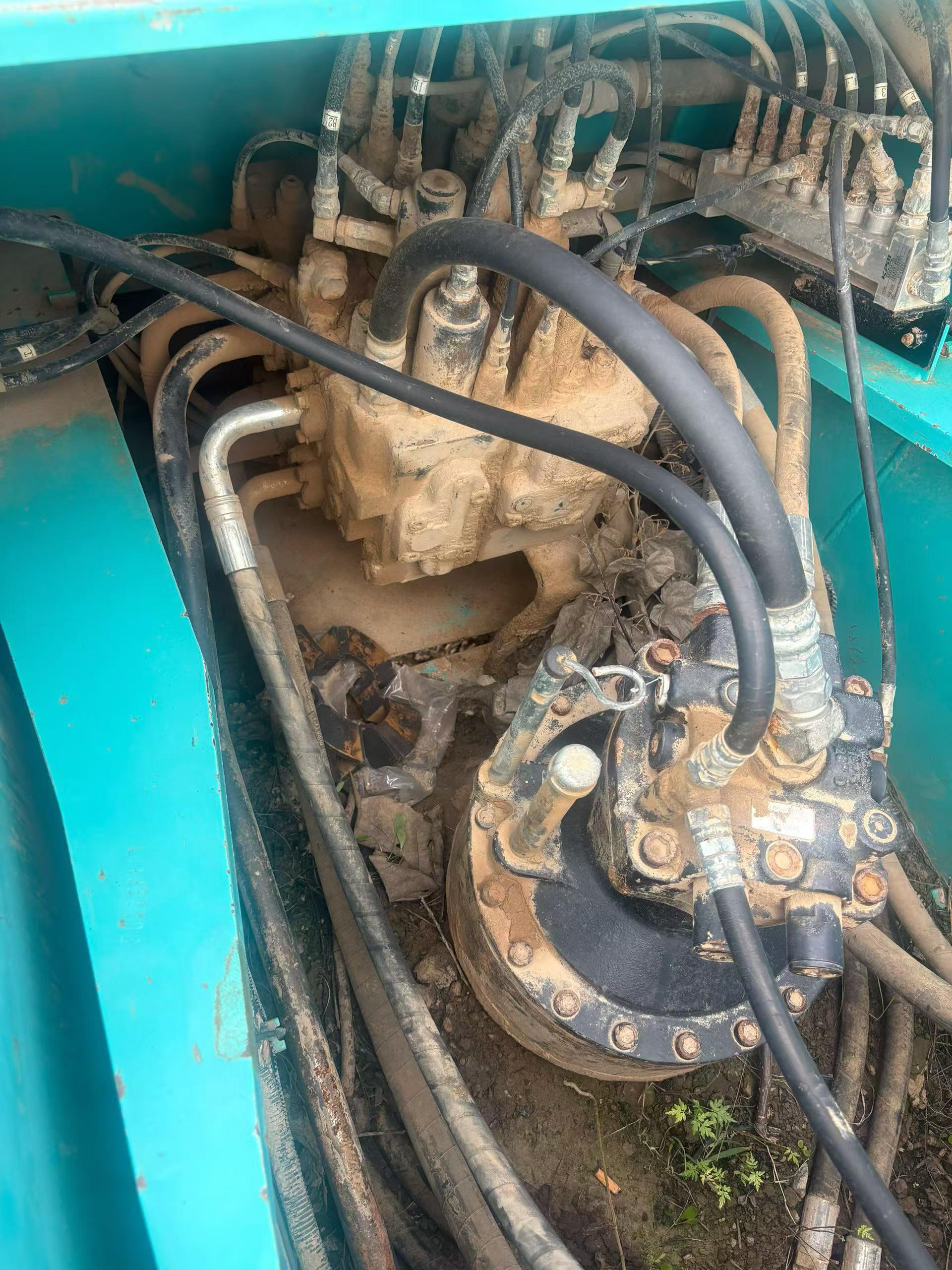 Buy Kobelco SK250 Used Excavator / 3