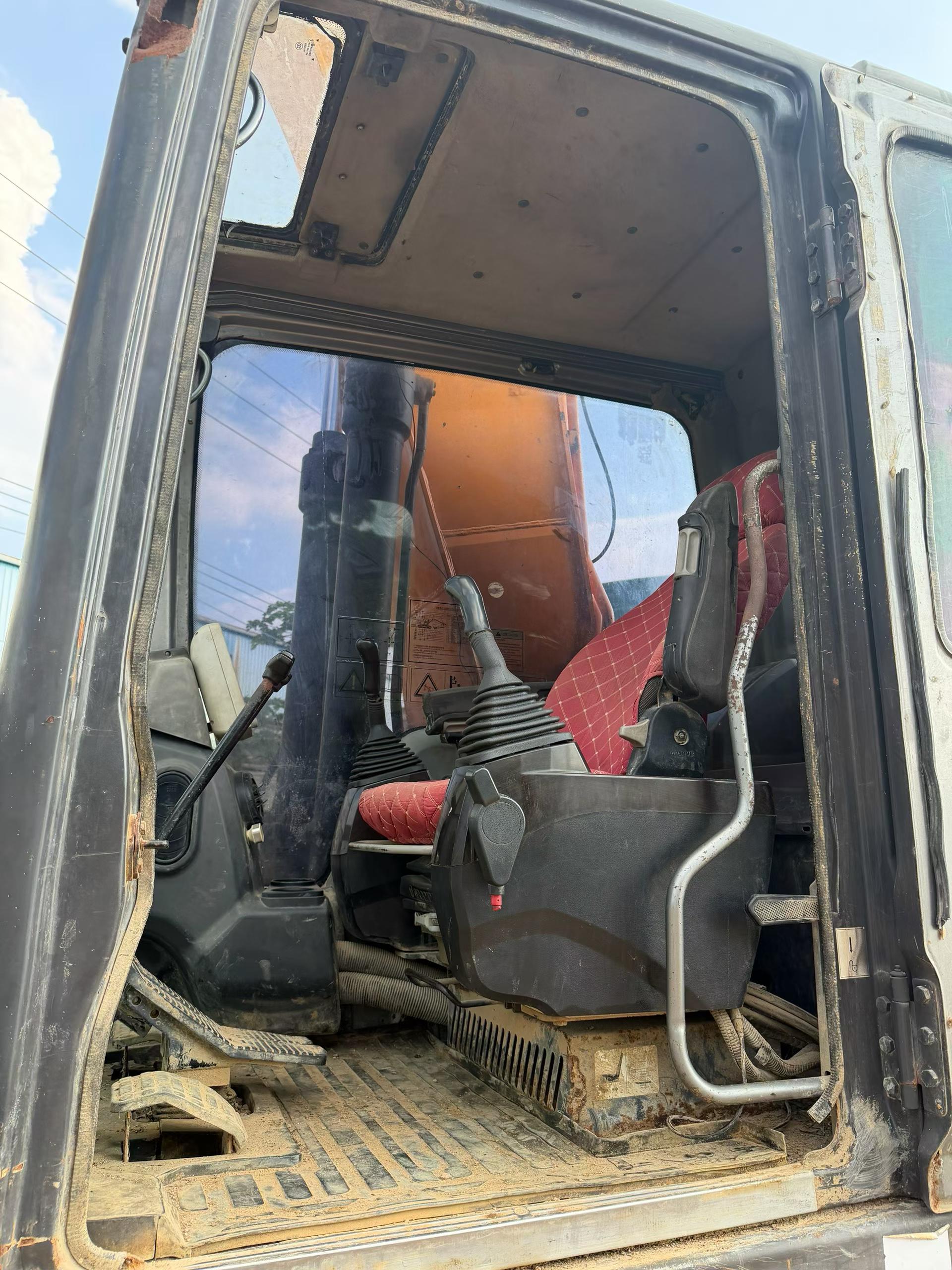 Buy Sany SY215C-8 Used Excavator / 9