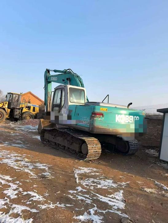 Buy Kobelco SK200-6E Used Excavator / 1