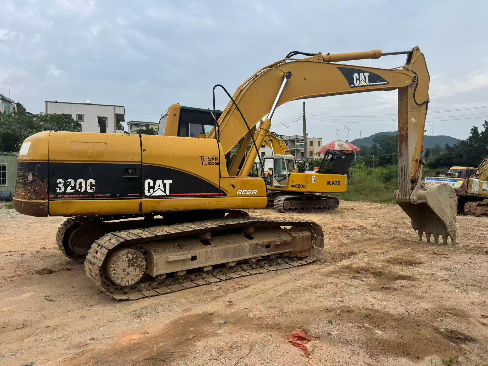 Buy Caterpillar 320C Used Excavator / 8