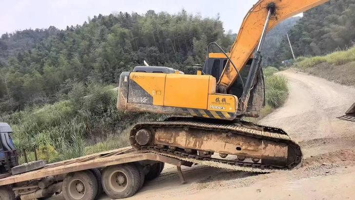 Buy Hyundai R215-7 Used Excavator / 1