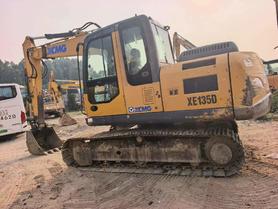 Buy XCMG XE135D Used Excavator / 4 Buy XCMG XE135D Used Excavator / 4