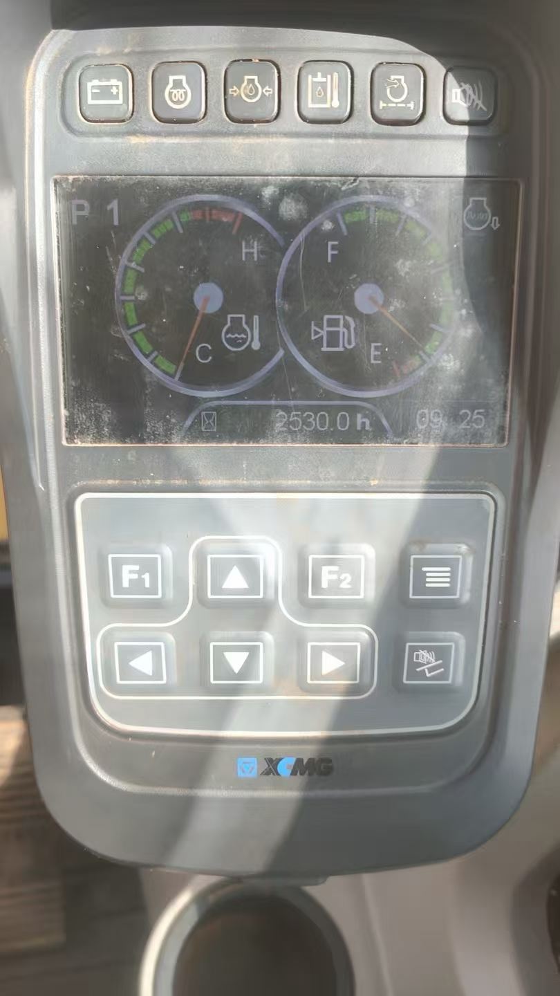 Buy XCMG XE60 Used Excavator / 6