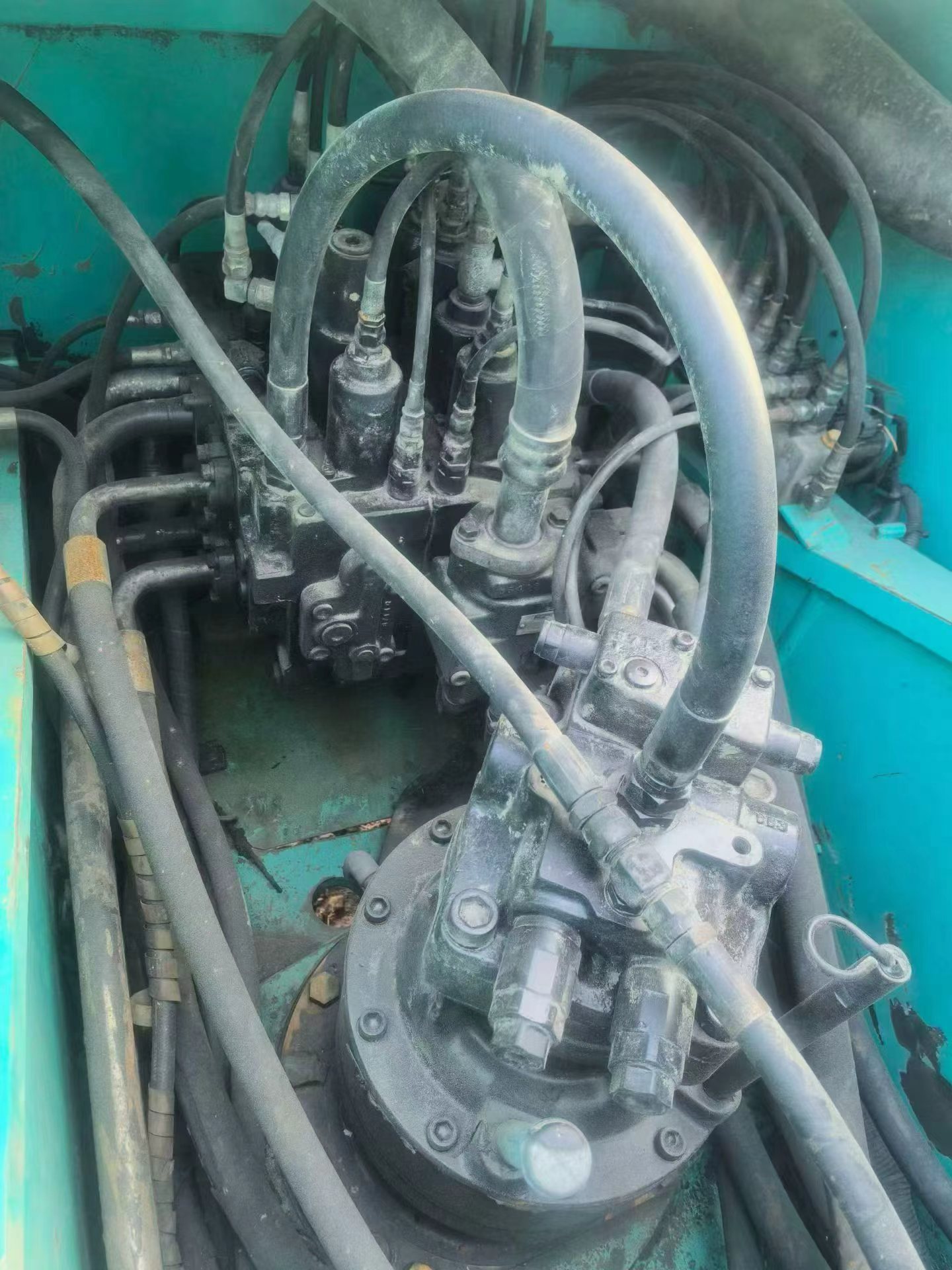 Buy Kobelco SK200-11 Used Excavator / 8