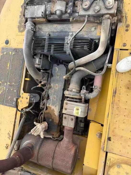 Buy Komatsu PC220-8 Used Excavator / 1
