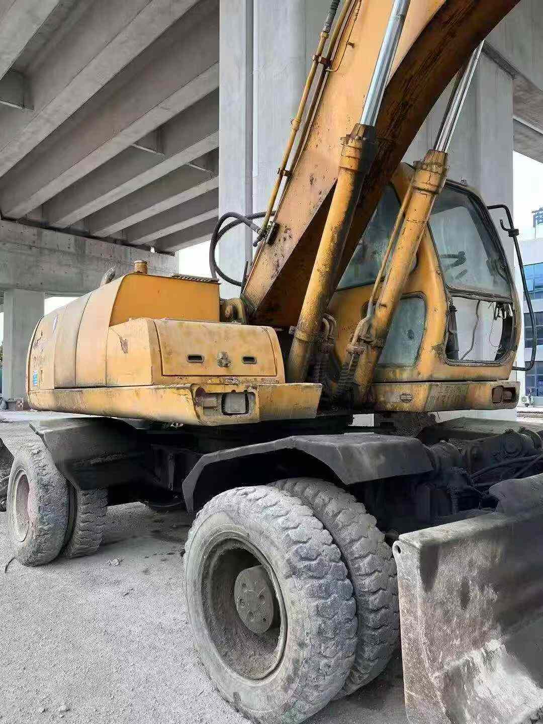 Buy Hyundai R210-5 Used Excavator / 3