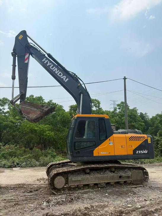 Buy Hyundai R215VS Used Excavator / 1