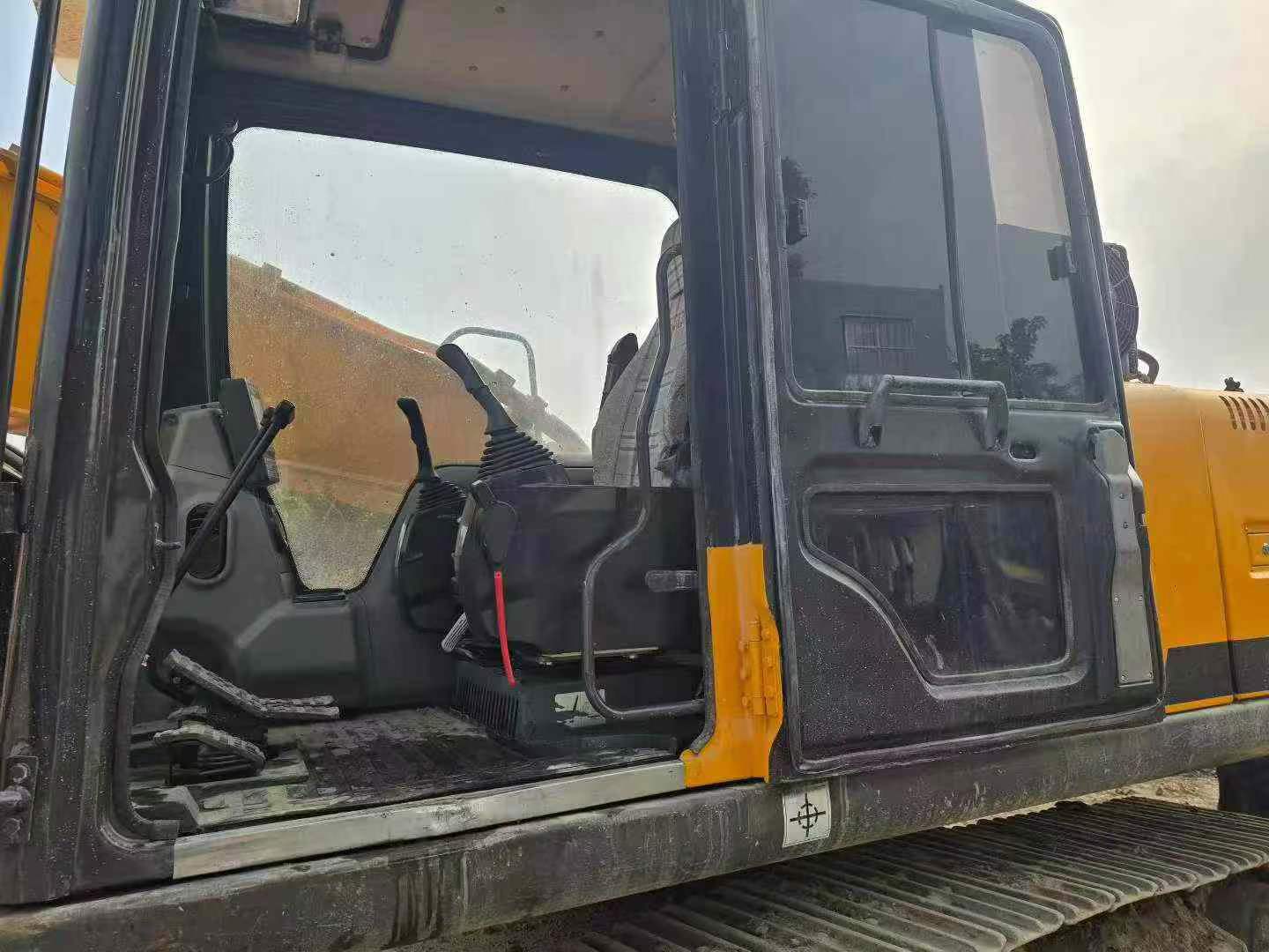 Buy Sany SY215C-8 Used Excavator / 9